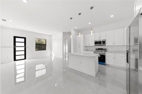 Casa en venta en Lehigh Acres, Florida, 3 dormitorios № 1947427 - foto 25