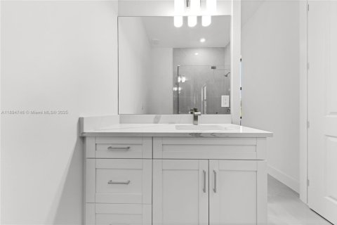 Casa en venta en Lehigh Acres, Florida, 3 dormitorios № 1947427 - foto 5