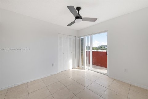 Купить кондоминиум в Майами, Флорида 2 спальни, 84.26м2, № 2090445 - фото 16