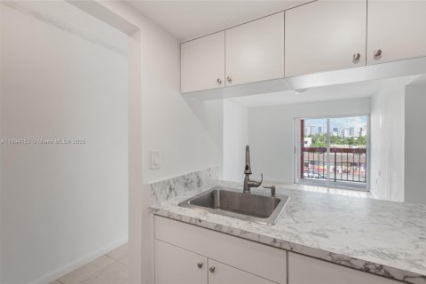 Купить кондоминиум в Майами, Флорида 2 спальни, 84.26м2, № 2090445 - фото 8