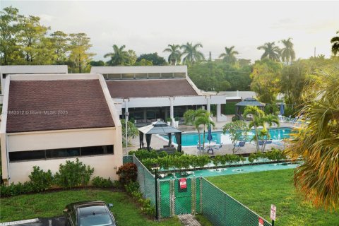 Condo in Sunrise, Florida, 1 bedroom  № 1929706 - photo 17