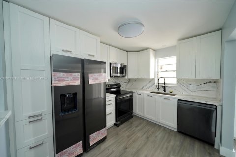 Condo in Sunrise, Florida, 1 bedroom  № 1929706 - photo 7