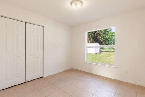 House in Stuart, Florida 3 bedrooms, 110.37 sq.m. № 2246963 - photo 13