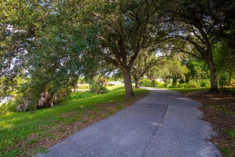 House in Stuart, Florida 3 bedrooms, 110.37 sq.m. № 2246963 - photo 23