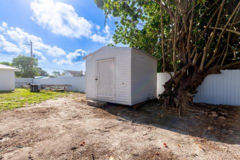 House in Stuart, Florida 3 bedrooms, 110.37 sq.m. № 2246963 - photo 20
