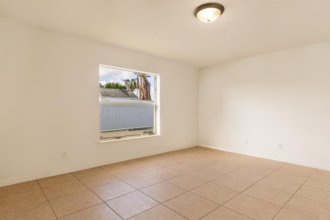 House in Stuart, Florida 3 bedrooms, 110.37 sq.m. № 2246963 - photo 12