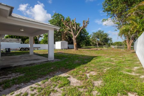 House in Stuart, Florida 3 bedrooms, 110.37 sq.m. № 2246963 - photo 18