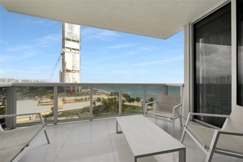 Condo in Sunny Isles Beach, Florida, 2 bedrooms  № 2076809 - photo 29
