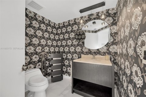Condo in Sunny Isles Beach, Florida, 2 bedrooms  № 2076809 - photo 8