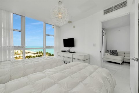 Condo in Sunny Isles Beach, Florida, 2 bedrooms  № 2076809 - photo 25