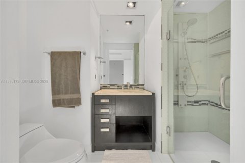 Condo in Sunny Isles Beach, Florida, 2 bedrooms  № 2076809 - photo 15