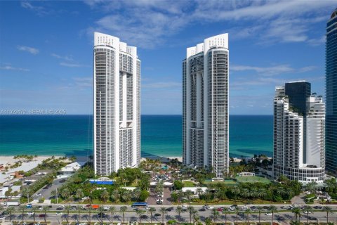 Condo in Sunny Isles Beach, Florida, 2 bedrooms  № 2076809