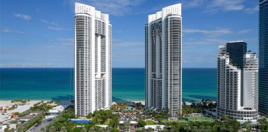 Condo in Sunny Isles Beach, Florida, 2 bedrooms  № 2076809