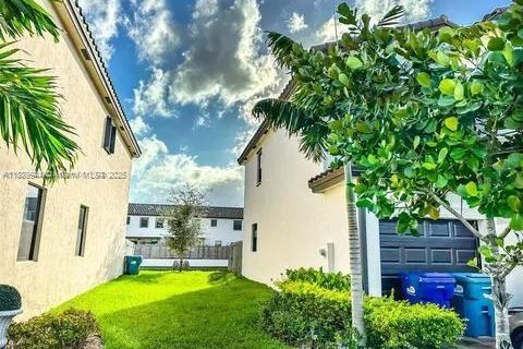 Touwnhouse à louer à Miami, Floride: 3 chambres, 157.38 m2 № 2048514 - photo 3