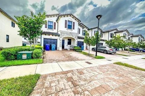 Touwnhouse à Miami, Floride 3 chambres, 157.38 m2 № 2048514