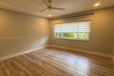 House in Palmetto Bay, Florida 4 bedrooms, 261.89 sq.m. № 1944397 - photo 16