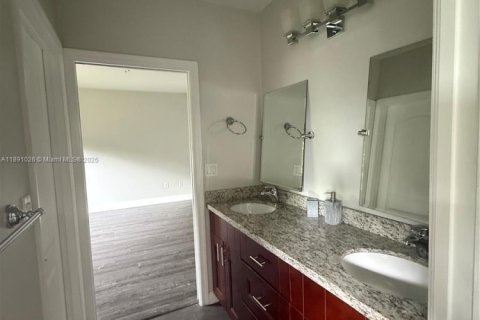 House in Palmetto Bay, Florida 4 bedrooms, 261.89 sq.m. № 1944397 - photo 21