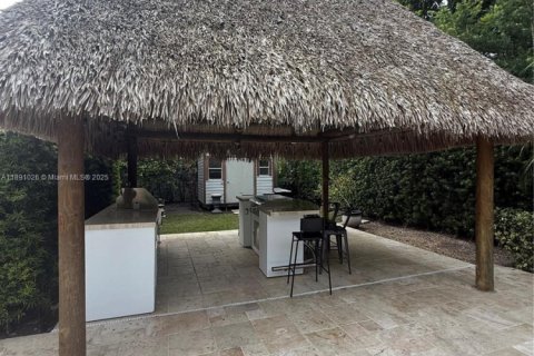 House in Palmetto Bay, Florida 4 bedrooms, 261.89 sq.m. № 1944397 - photo 27