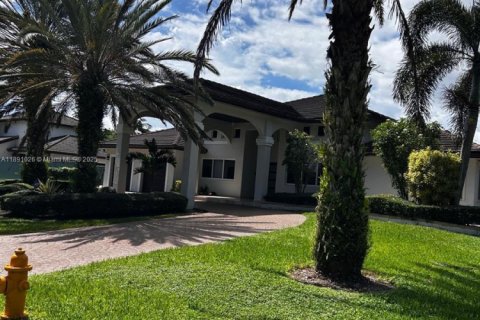 House in Palmetto Bay, Florida 4 bedrooms, 261.89 sq.m. № 1944397 - photo 3