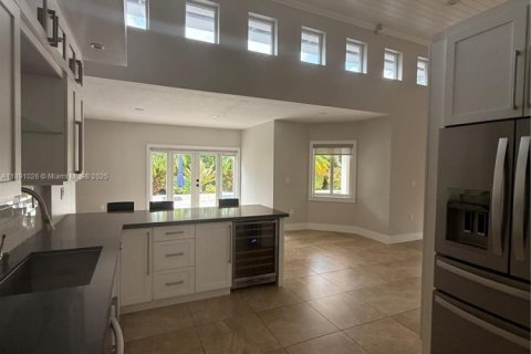 House in Palmetto Bay, Florida 4 bedrooms, 261.89 sq.m. № 1944397 - photo 10