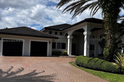 House in Palmetto Bay, Florida 4 bedrooms, 261.89 sq.m. № 1944397 - photo 1
