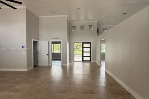 House in Palmetto Bay, Florida 4 bedrooms, 261.89 sq.m. № 1944397 - photo 19