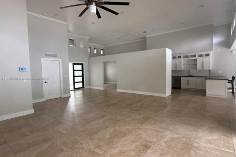 House in Palmetto Bay, Florida 4 bedrooms, 261.89 sq.m. № 1944397 - photo 7