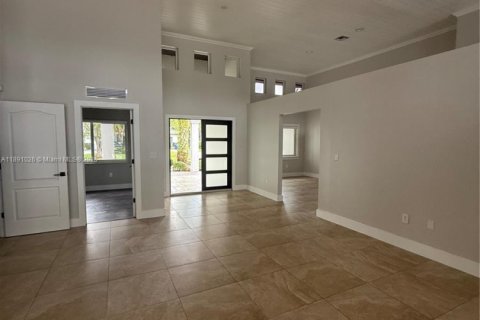 House in Palmetto Bay, Florida 4 bedrooms, 261.89 sq.m. № 1944397 - photo 23