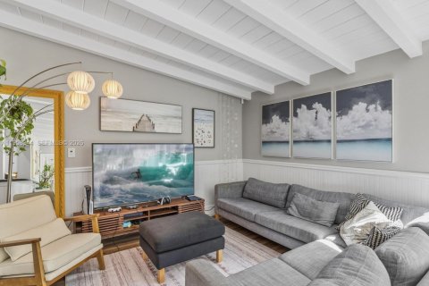 House in Fort Lauderdale, Florida 5 bedrooms, 261.89 sq.m. № 2019790 - photo 30