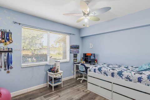 House in Fort Lauderdale, Florida 5 bedrooms, 261.89 sq.m. № 2019790 - photo 12