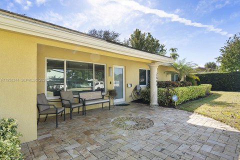 House in Fort Lauderdale, Florida 5 bedrooms, 261.89 sq.m. № 2019790 - photo 6