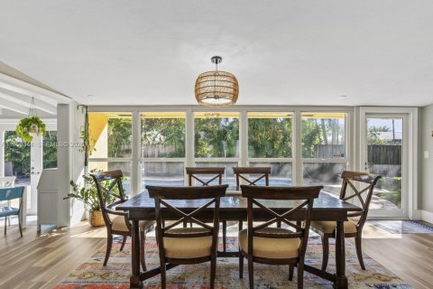 House in Fort Lauderdale, Florida 5 bedrooms, 261.89 sq.m. № 2019790 - photo 21