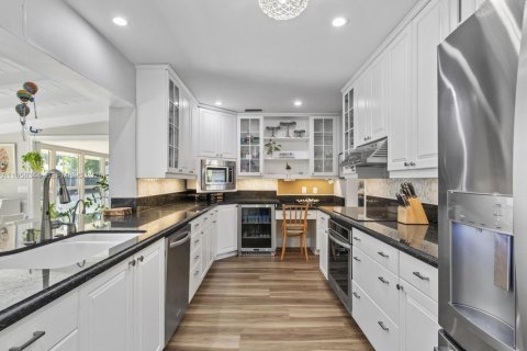 House in Fort Lauderdale, Florida 5 bedrooms, 261.89 sq.m. № 2019790 - photo 2