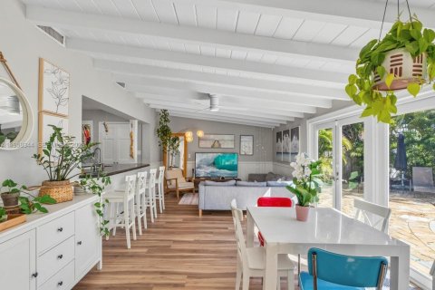 House in Fort Lauderdale, Florida 5 bedrooms, 261.89 sq.m. № 2019790 - photo 28