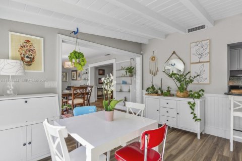 House in Fort Lauderdale, Florida 5 bedrooms, 261.89 sq.m. № 2019790 - photo 29