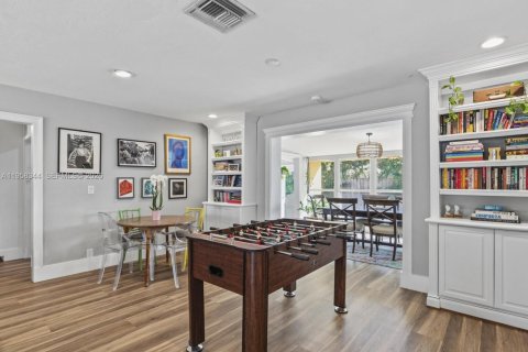 House in Fort Lauderdale, Florida 5 bedrooms, 261.89 sq.m. № 2019790 - photo 9