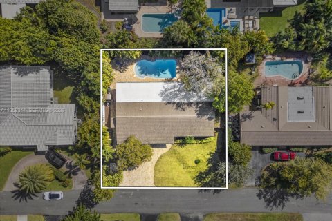 House in Fort Lauderdale, Florida 5 bedrooms, 261.89 sq.m. № 2019790 - photo 5