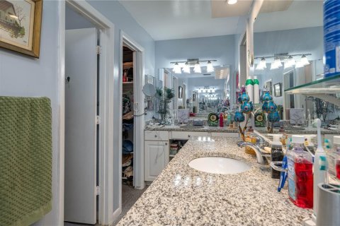 Villa ou maison à vendre à Winter Haven, Floride: 4 chambres, 238.67 m2 № 2145018 - photo 17
