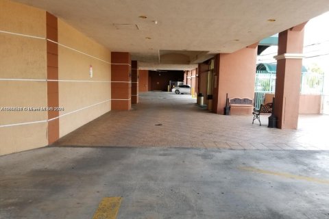 Copropriété à louer à Miami, Floride: 2 chambres, 83.33 m2 № 1892619 - photo 6