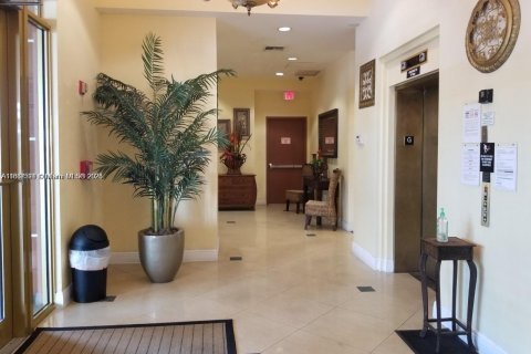 Copropriété à louer à Miami, Floride: 2 chambres, 83.33 m2 № 1892619 - photo 3