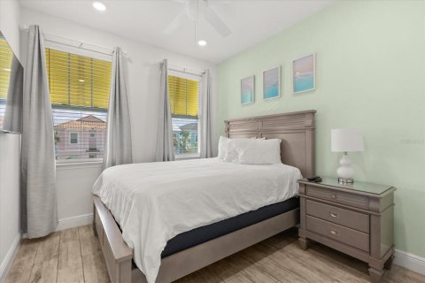 Casa en venta en Kissimmee, Florida, 5 dormitorios, 177.26 m2 № 1824358 - foto 19