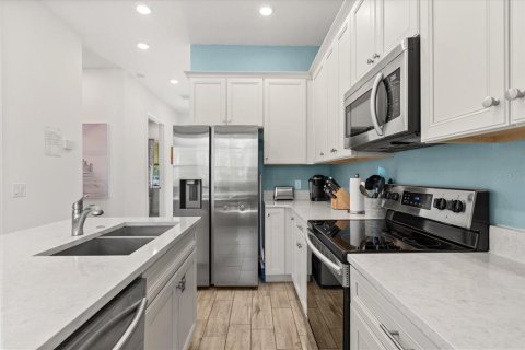 Casa en venta en Kissimmee, Florida, 5 dormitorios, 177.26 m2 № 1824358 - foto 9