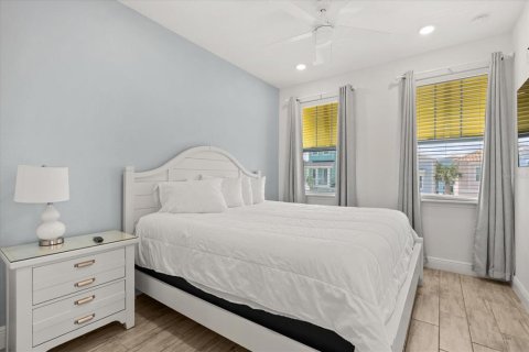 Casa en venta en Kissimmee, Florida, 5 dormitorios, 177.26 m2 № 1824358 - foto 22