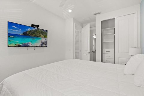 Casa en venta en Kissimmee, Florida, 5 dormitorios, 177.26 m2 № 1824358 - foto 23