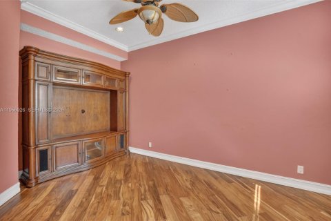 House in Boca Raton, Florida 3 bedrooms, 210.61 sq.m. № 2020972 - photo 21