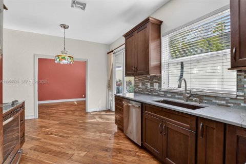 House in Boca Raton, Florida 3 bedrooms, 210.61 sq.m. № 2020972 - photo 16