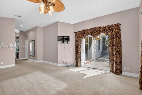 House in Boca Raton, Florida 3 bedrooms, 210.61 sq.m. № 2020972 - photo 28