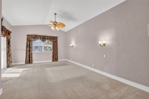 House in Boca Raton, Florida 3 bedrooms, 210.61 sq.m. № 2020972 - photo 26