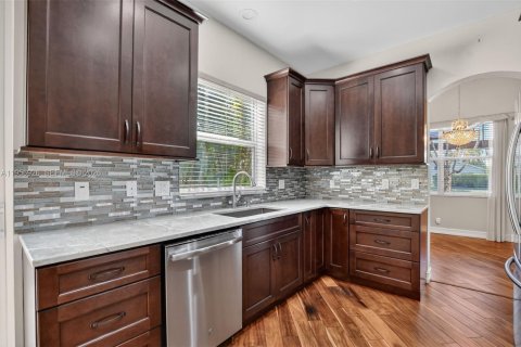 House in Boca Raton, Florida 3 bedrooms, 210.61 sq.m. № 2020972 - photo 17