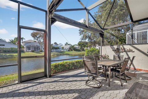 House in Boca Raton, Florida 3 bedrooms, 210.61 sq.m. № 2020972 - photo 5